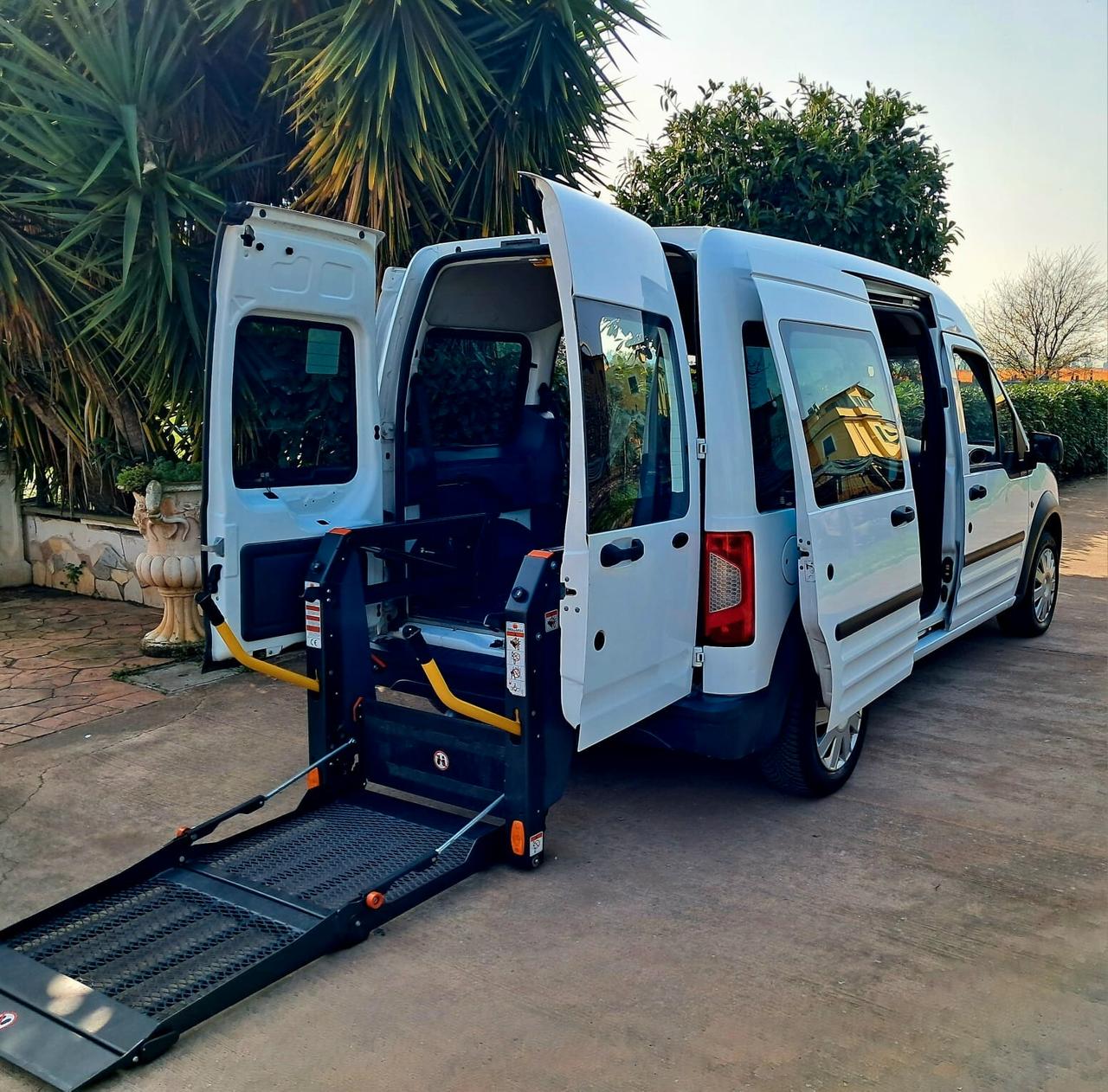 Ford Transit Connect Tourneo TRASPORTO DISABILI PEDANA ELETTROIDRAULICA TETTO ALTO