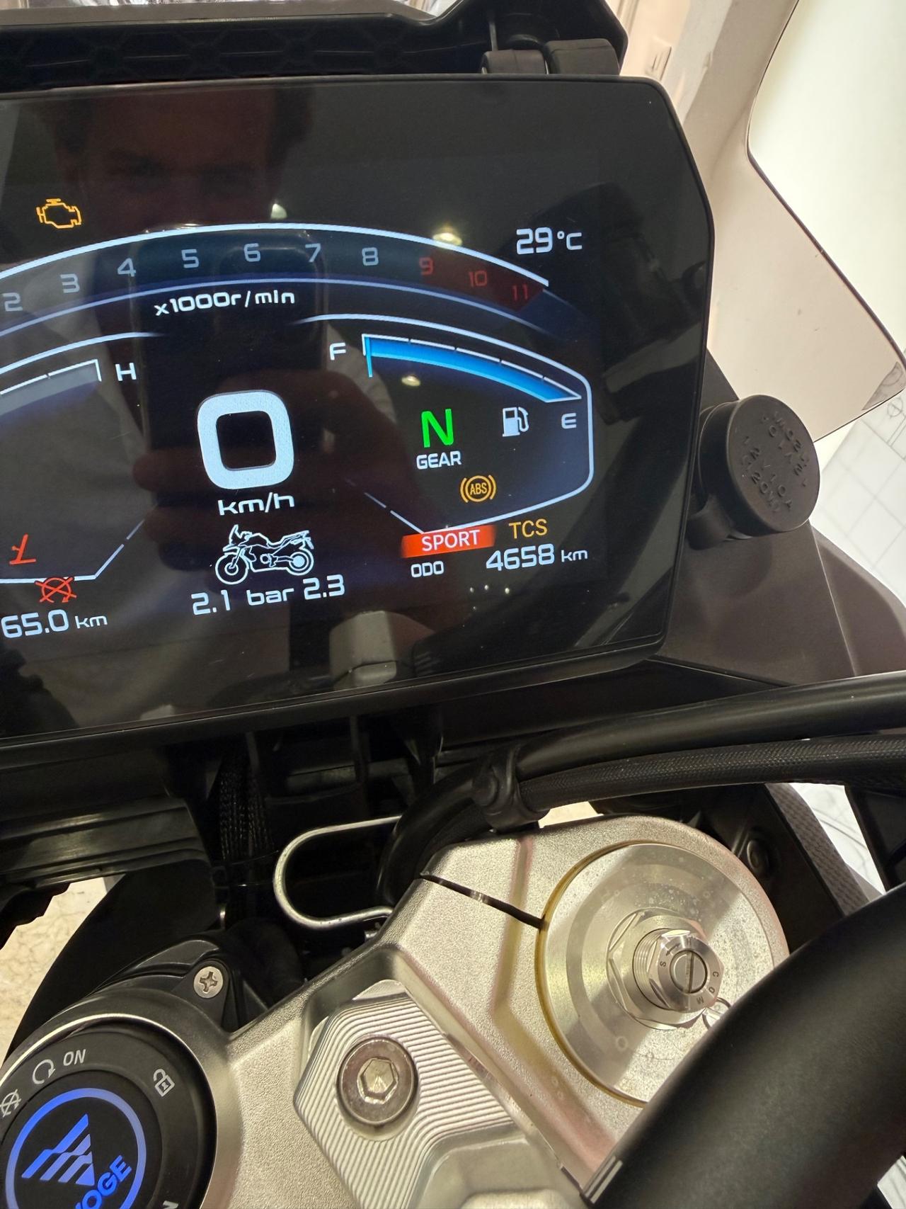 Voge Valico 900