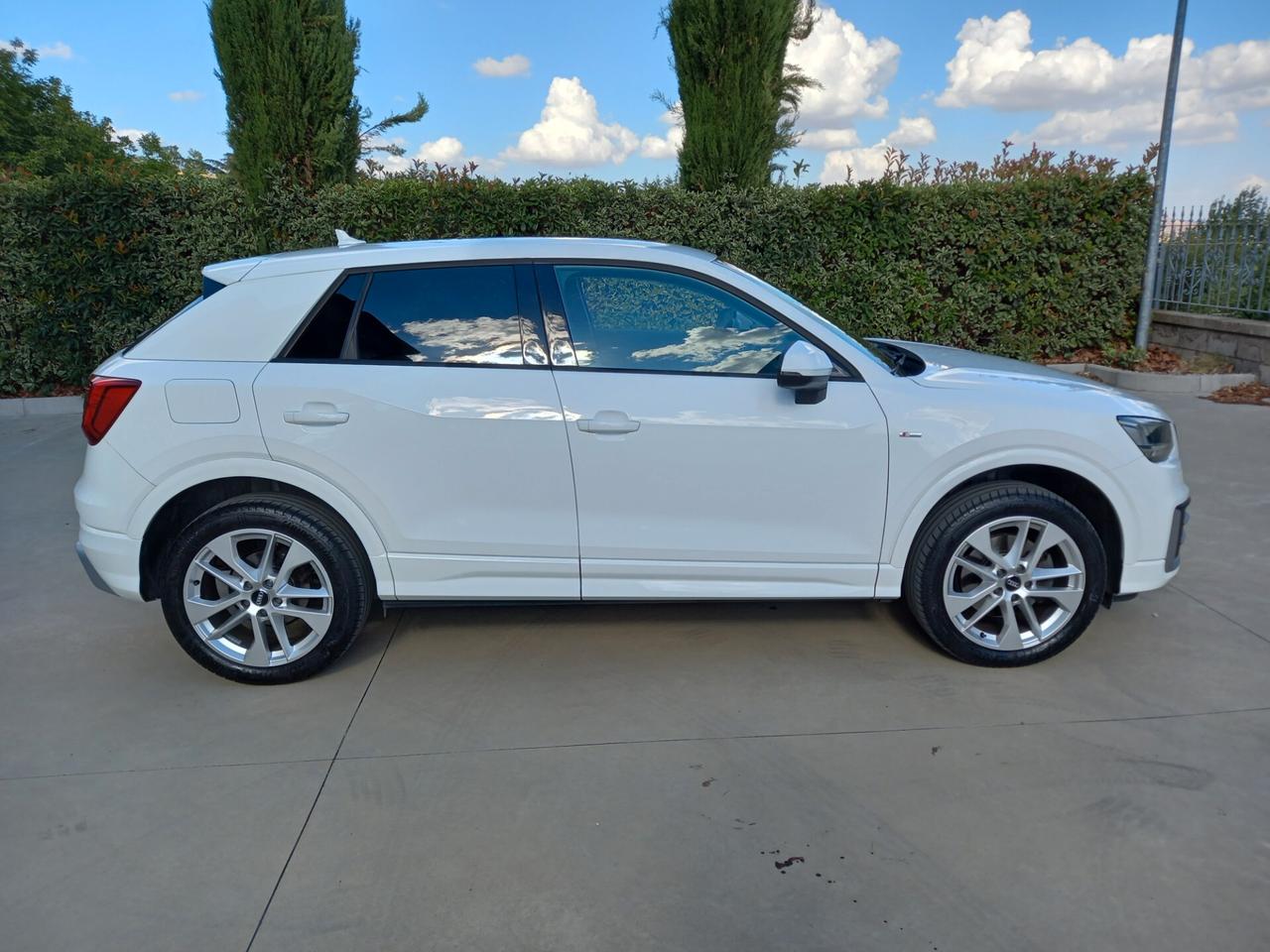 Audi Q2 30 TFSI S tronic line Edition
