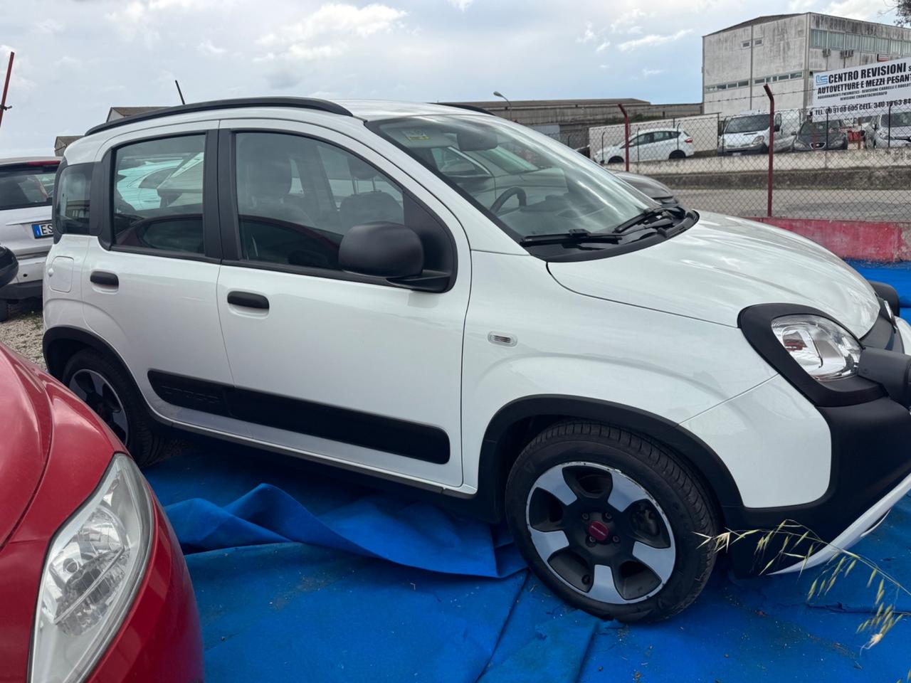 FIAT PANDA CROSS 1.2 GPL DELLA CASA 2022
