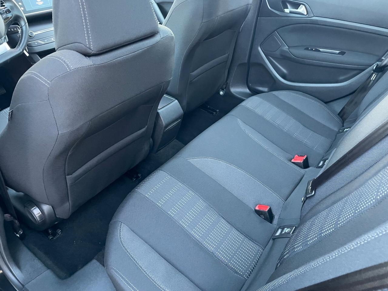 Peugeot 308 1.6 bluehdi Gt Line TETTO+NAVI+LED NEOPATENTATI OK