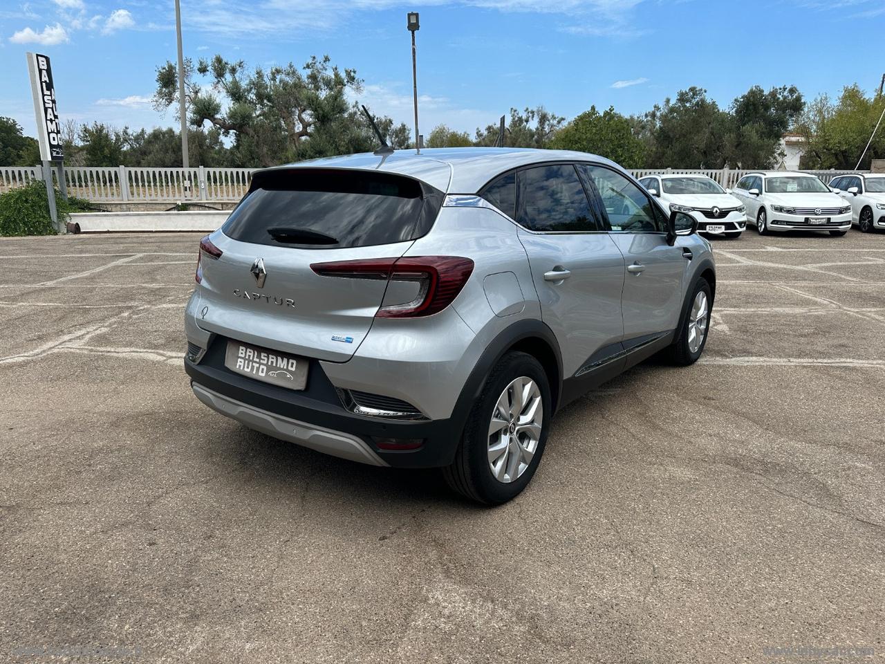 RENAULT Captur Hybrid E-Tech N1