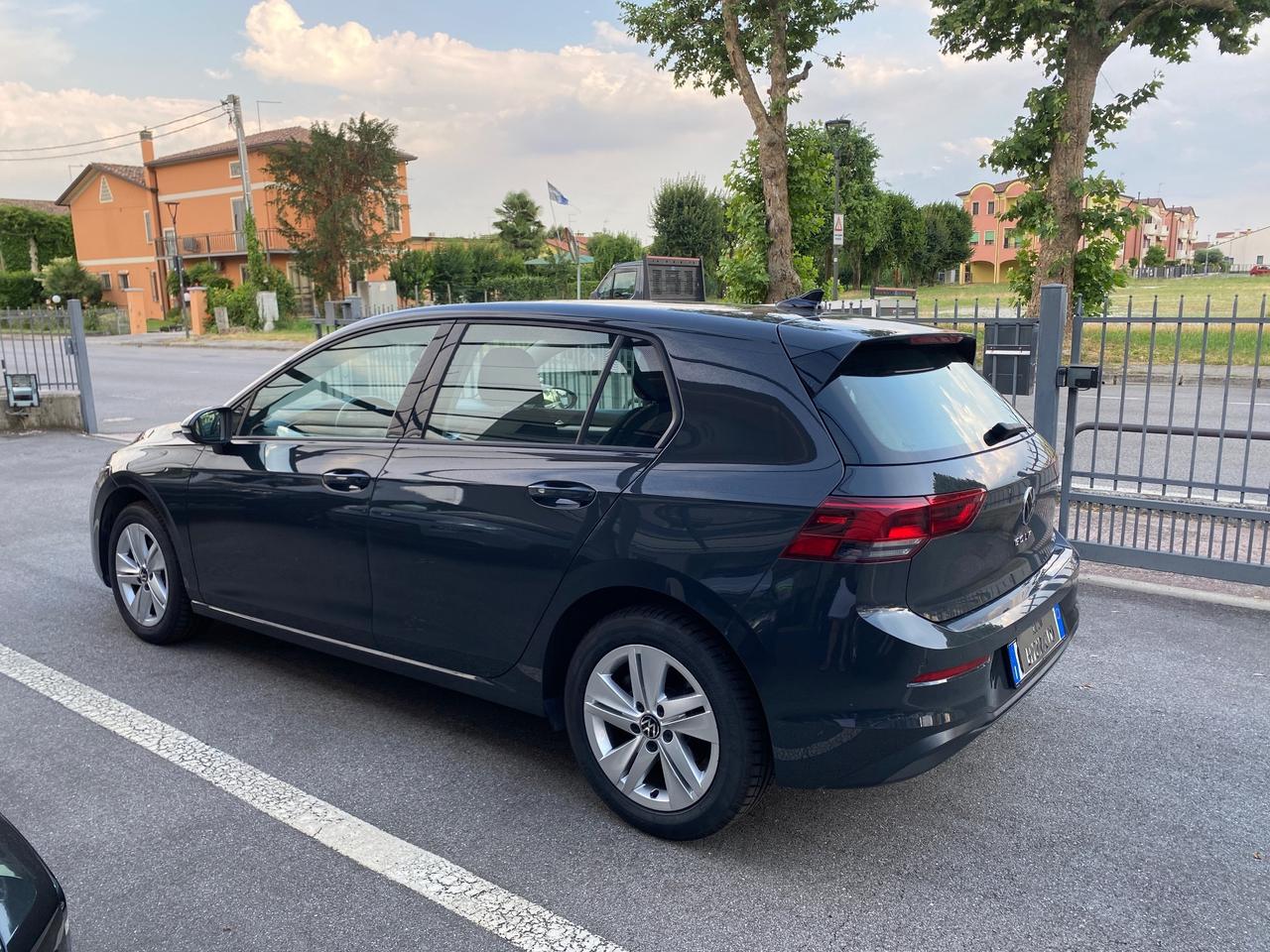 Volkswagen Golf 1.0 eTSI EVO DSG Life - CAMBIO AUTOMATICO