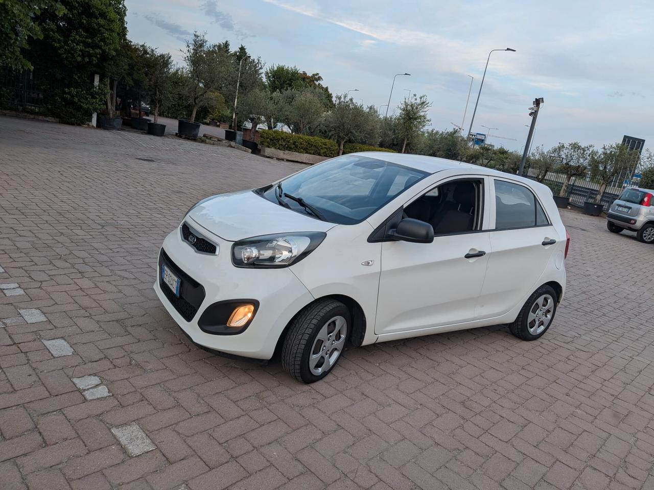 Kia Picanto 1.0 12V 5 porte Easy