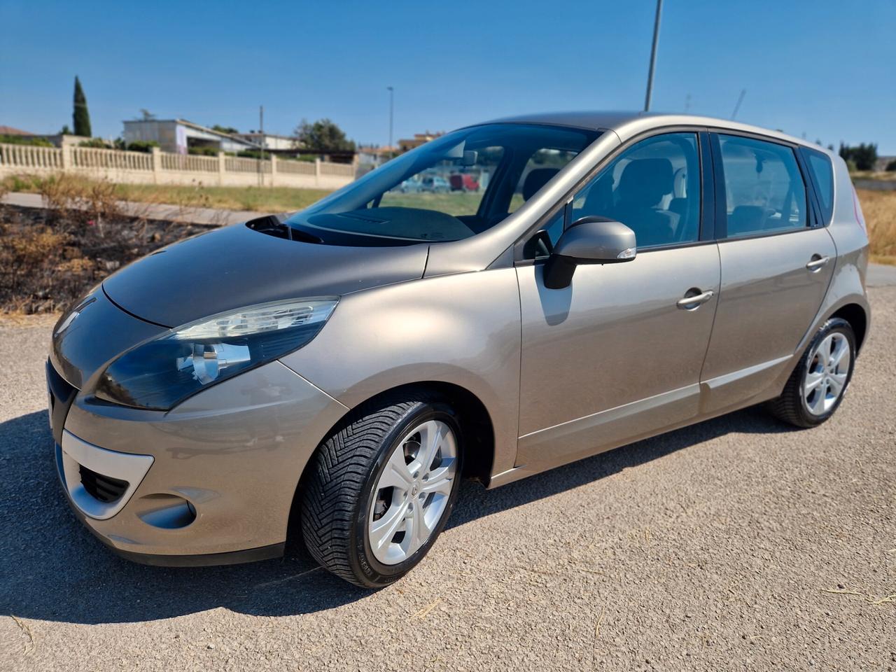 Renault Scenic Scénic X-Mod 1.5 dCi 110CV Luxe
