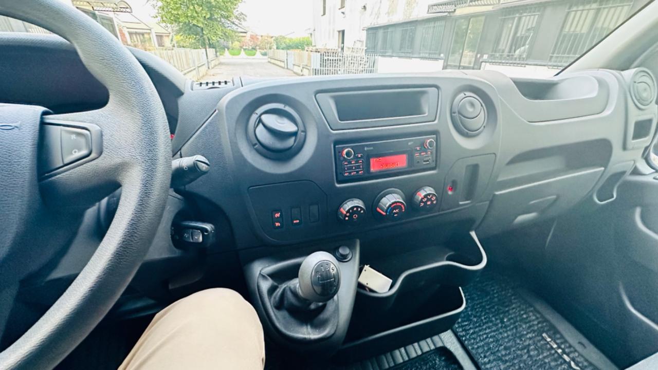 Renault master. Furgone. Euro6