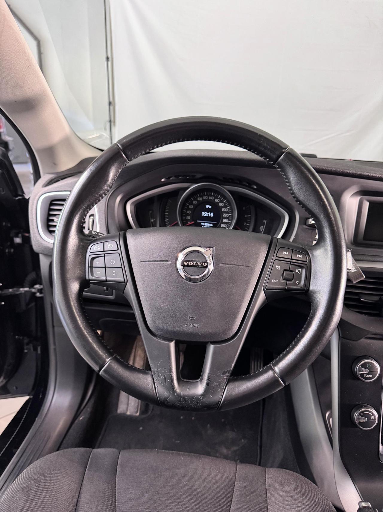 Volvo V40 2.0 d2 Momentum my17