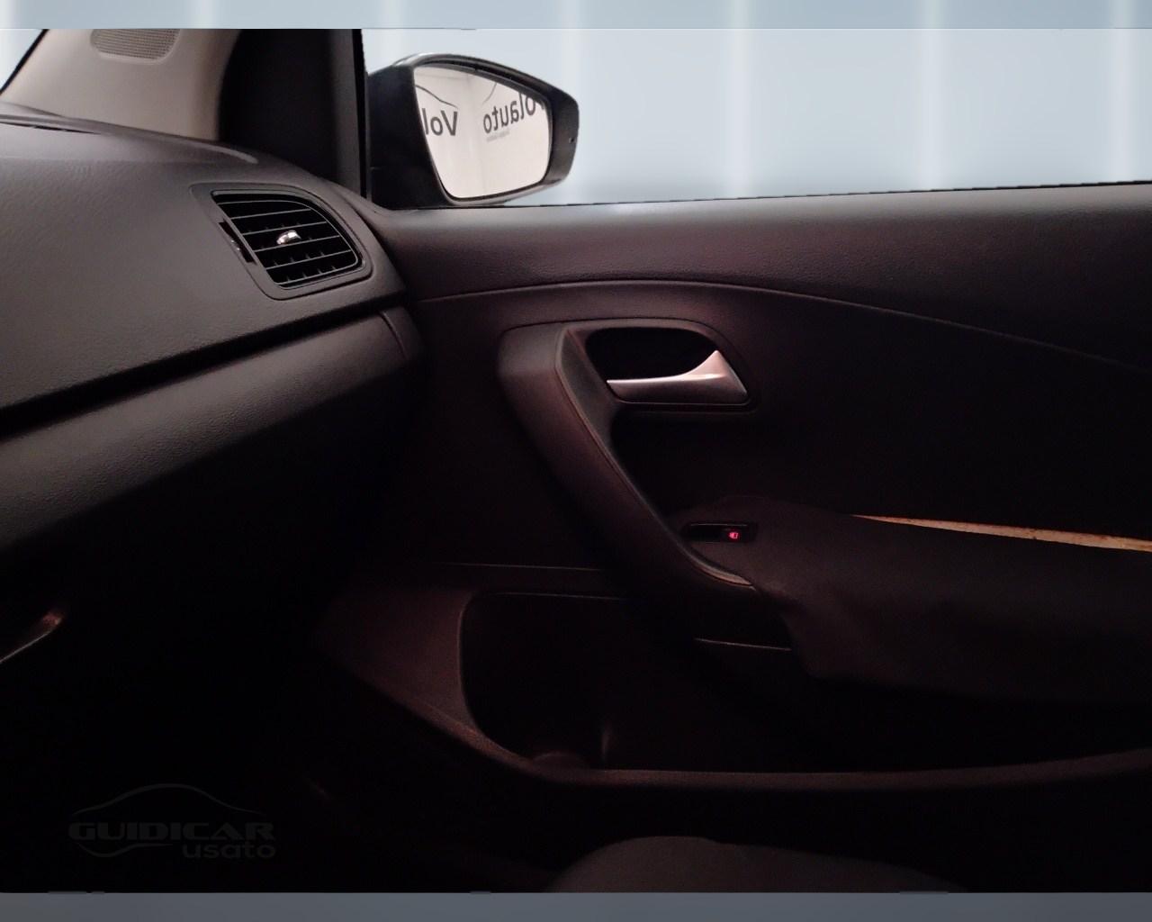 VOLKSWAGEN Polo V 2014 - Polo 5p 1.0 mpi Trendline 60cv