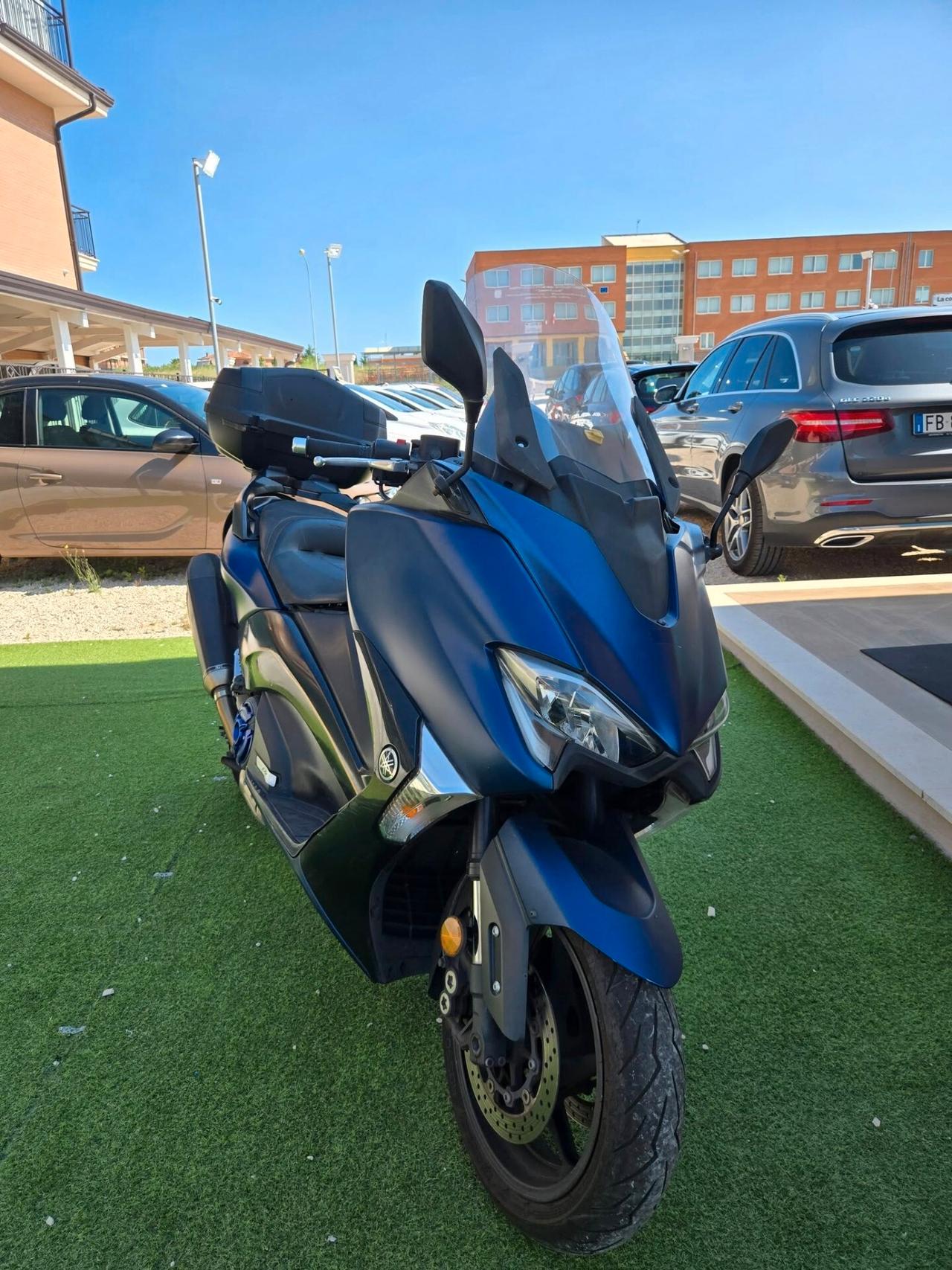 Yamaha TMAX DX