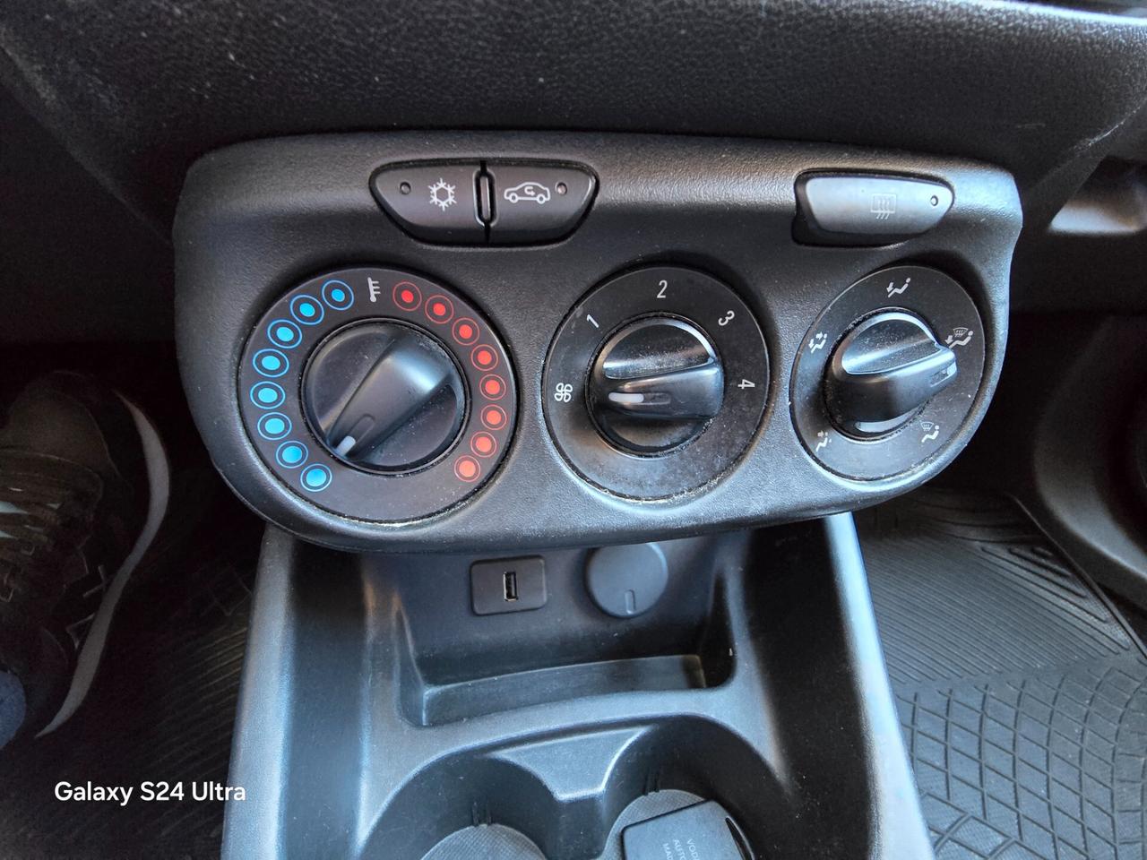 Opel Corsa 1.2 Coupé b-Color