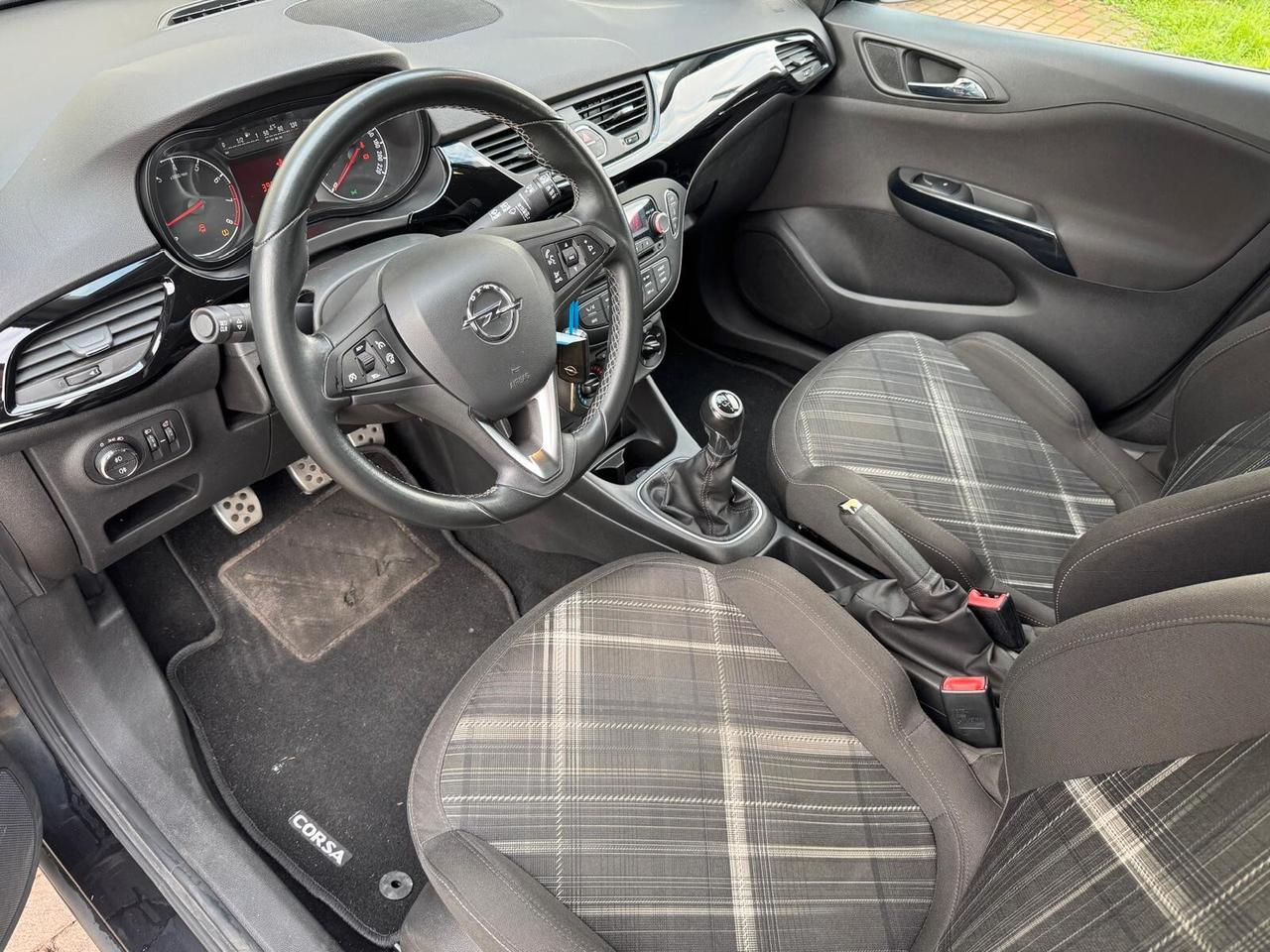 Opel Corsa 1.4 90CV GPL Tech 5 porte Innovation