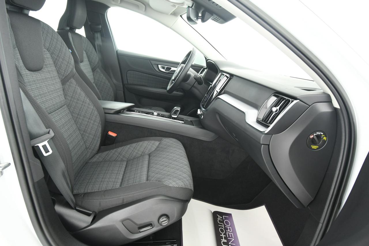 VOLVO V60 Cross Country 2.0 b4 Core awd auto CAMERA+FULL LED