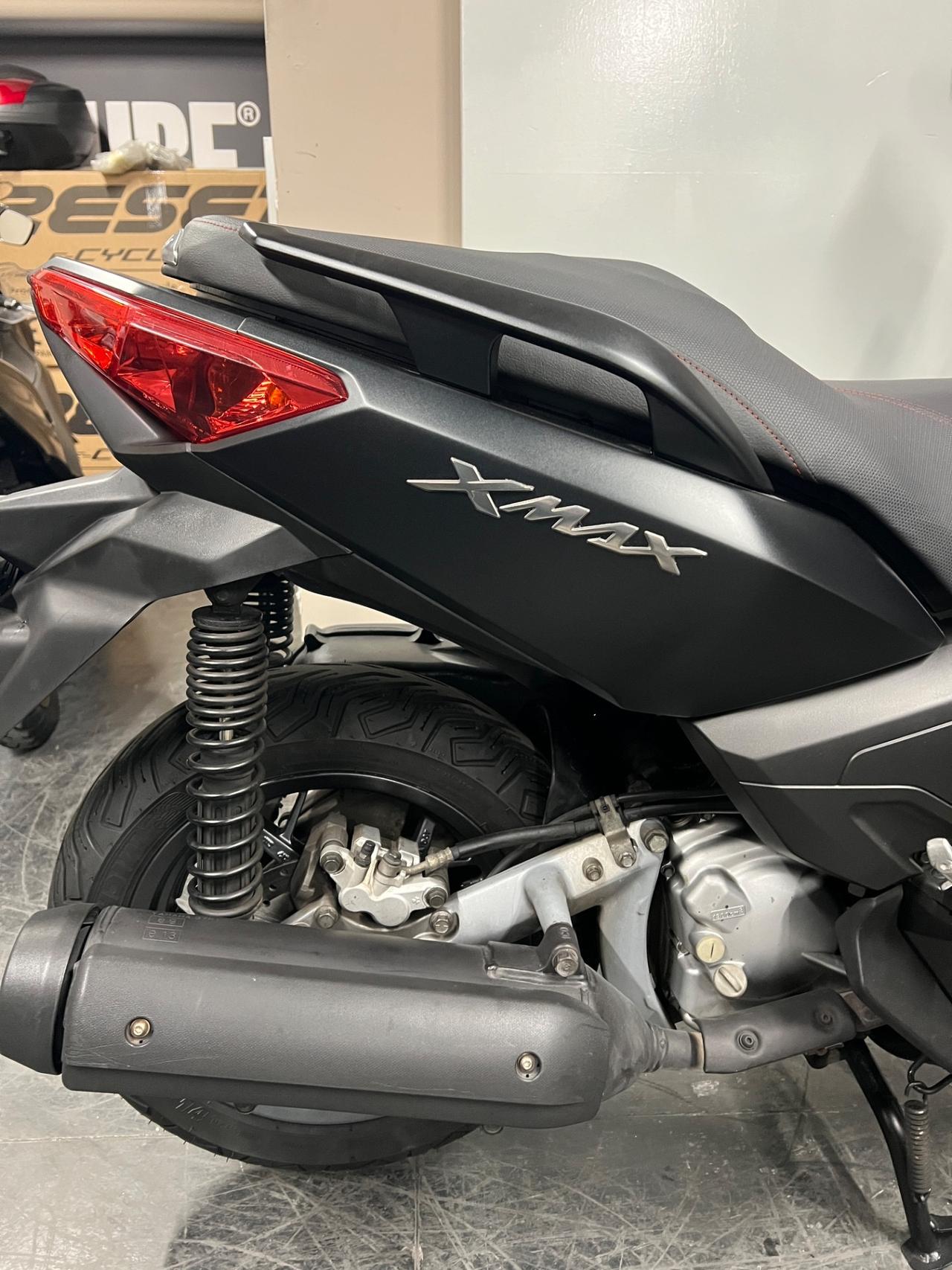 Yamaha X-Max 250