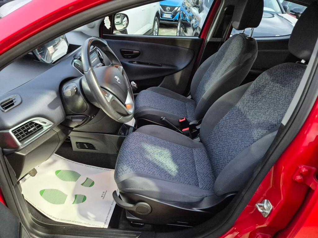 Lancia Ypsilon 1.0 5 porte Hybrid 2023