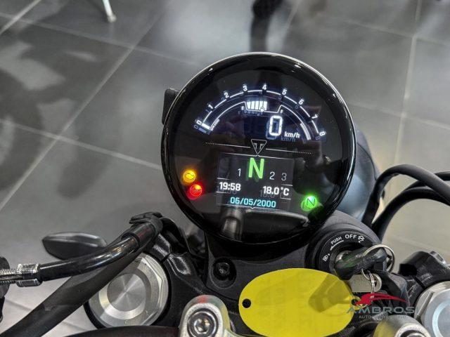 TRIUMPH Speed Twin 900