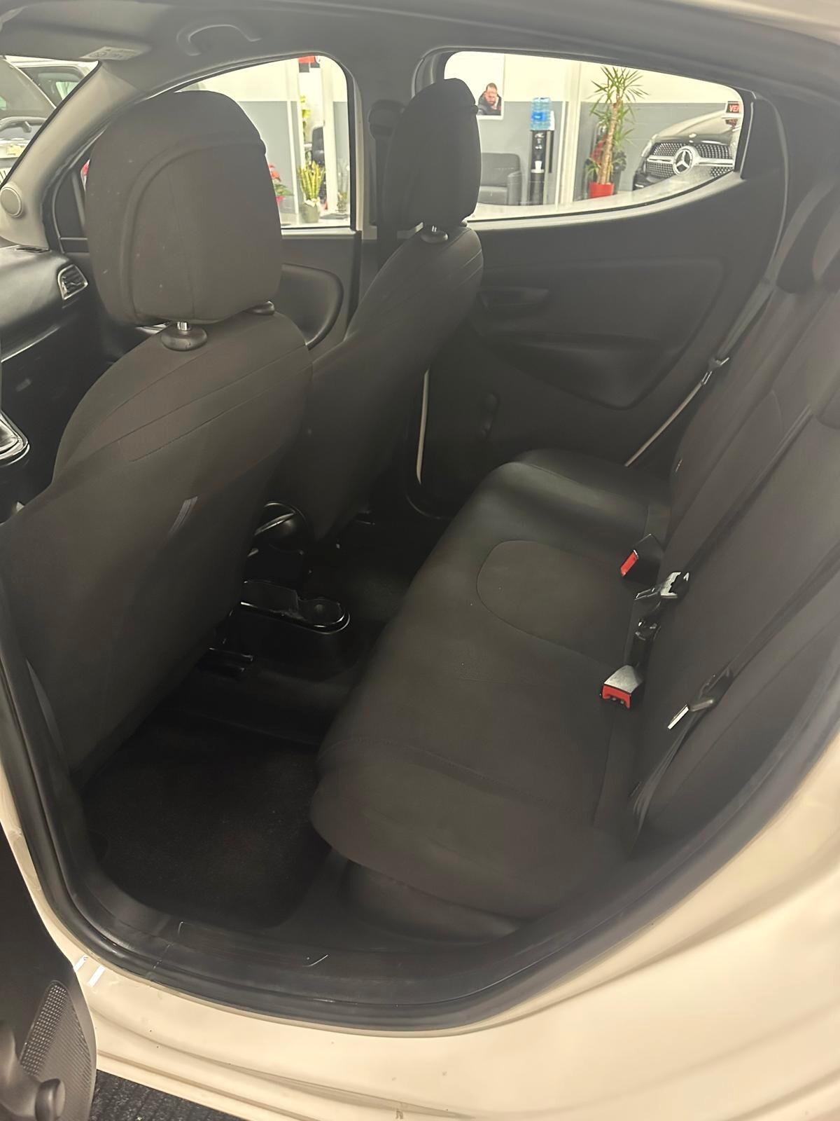 Lancia Ypsilon 1.2 69 CV 5 porte Platinum