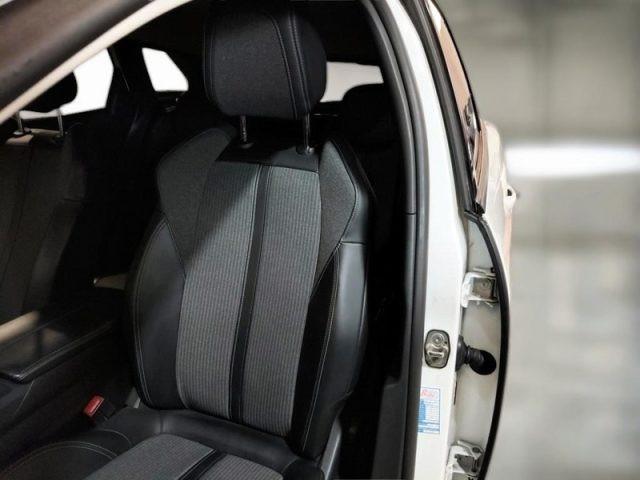 PEUGEOT 3008 BlueHDi 130 S&S EAT8 Allure
