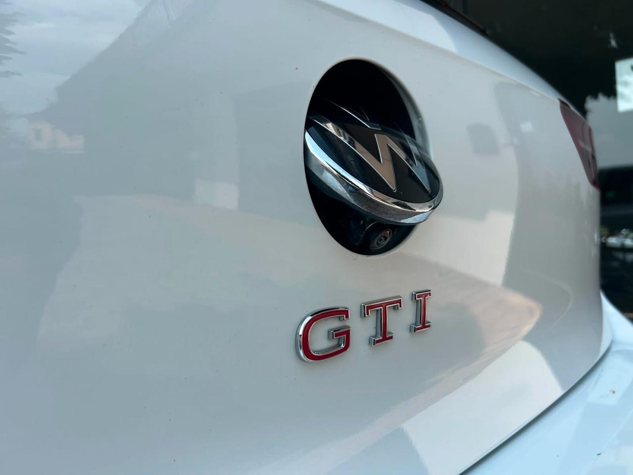 Volkswagen Golf GTI 2.0 TSI DSG
