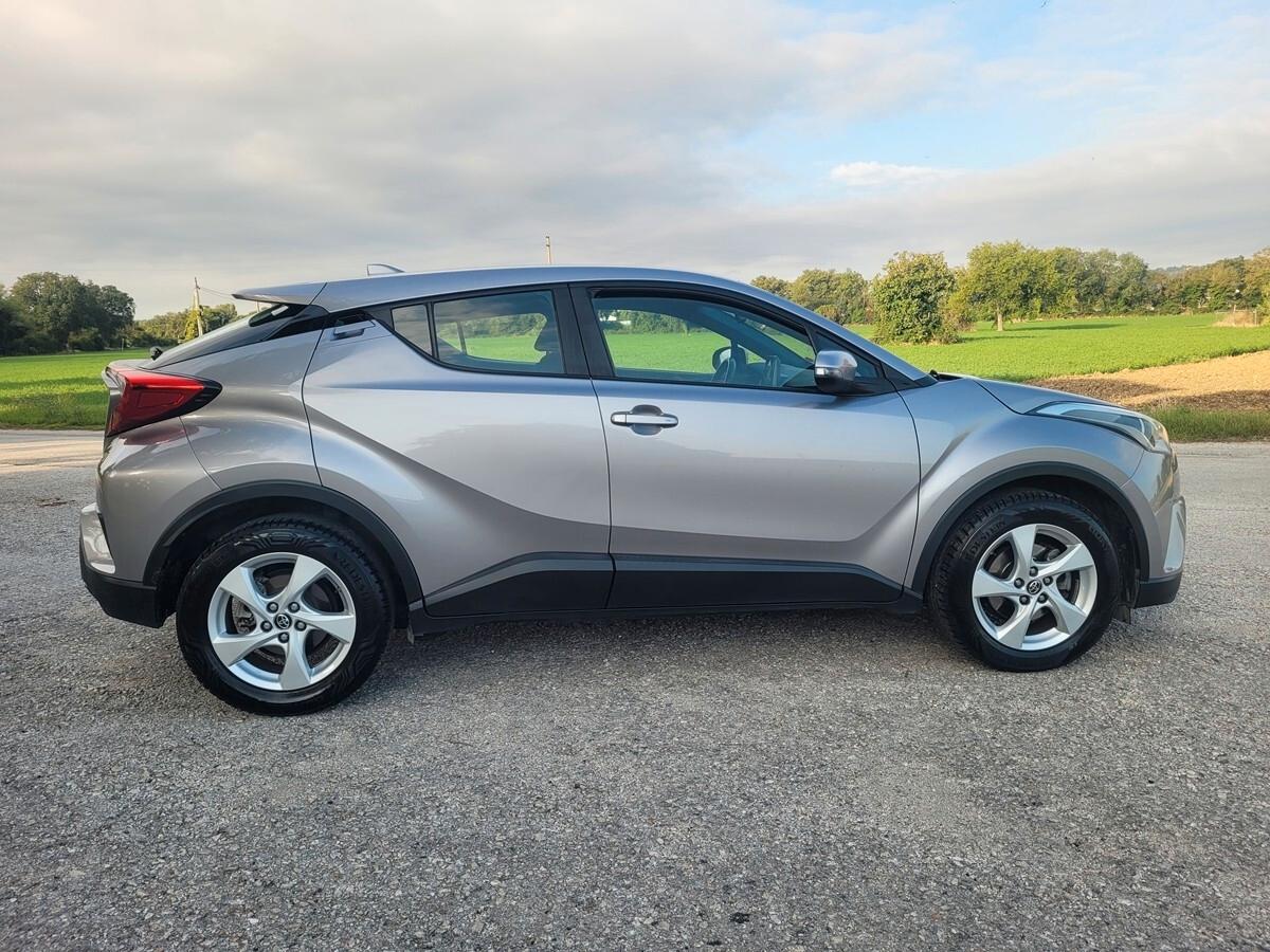 Toyota C-HR 1.2 Turbo CVT 4WD Active