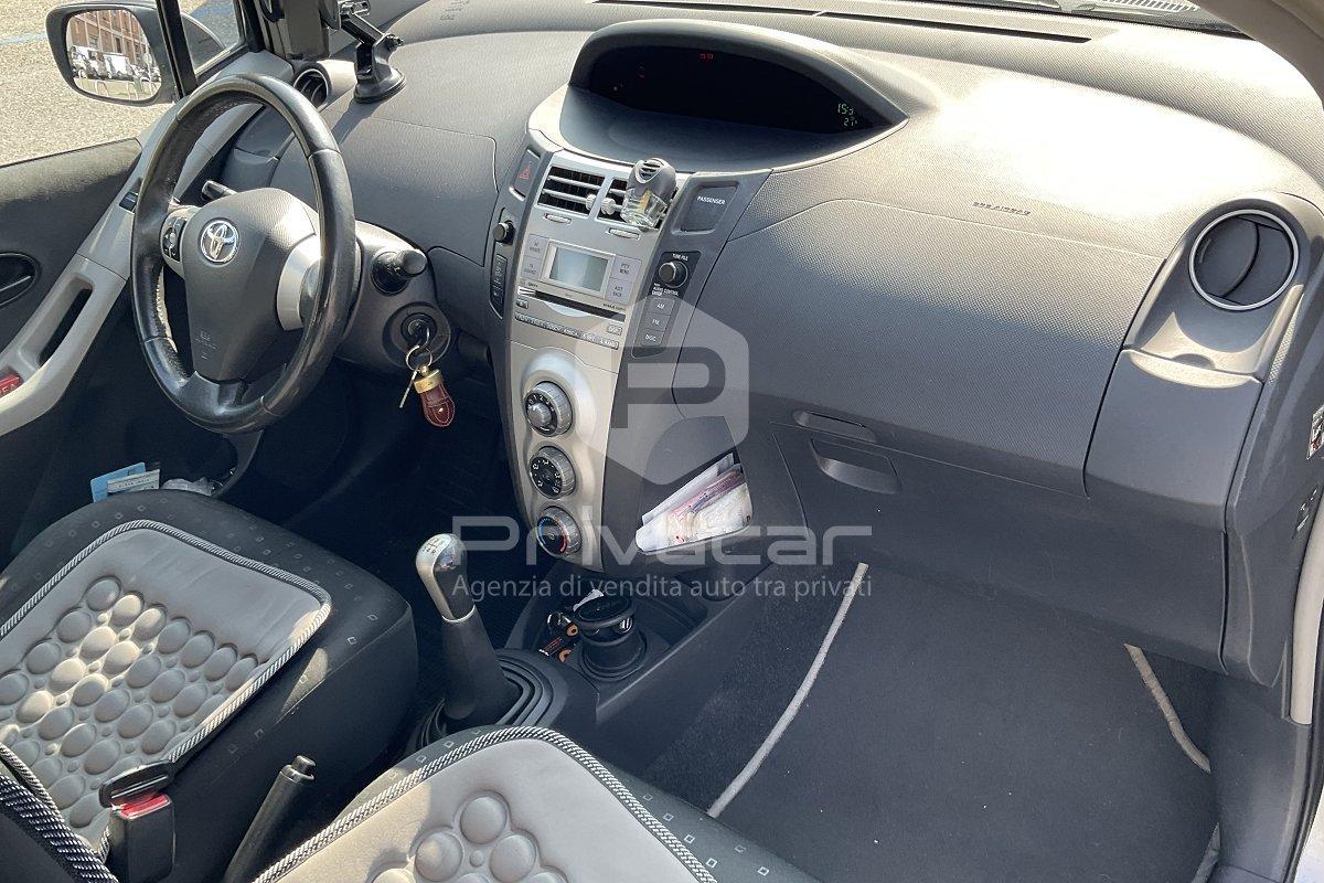 TOYOTA Yaris 1.0 5 porte
