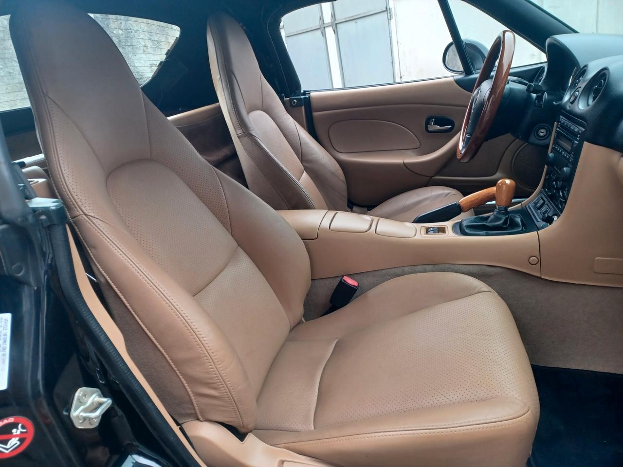 Mazda MX-5 1.6i 16V cat