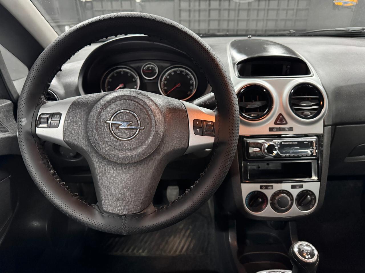 Opel Corsa 1.2 5 porte Cosmo