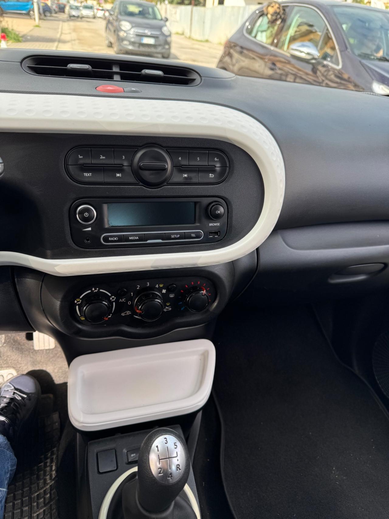 Renault Twingo 1.0 SCe Live 2014