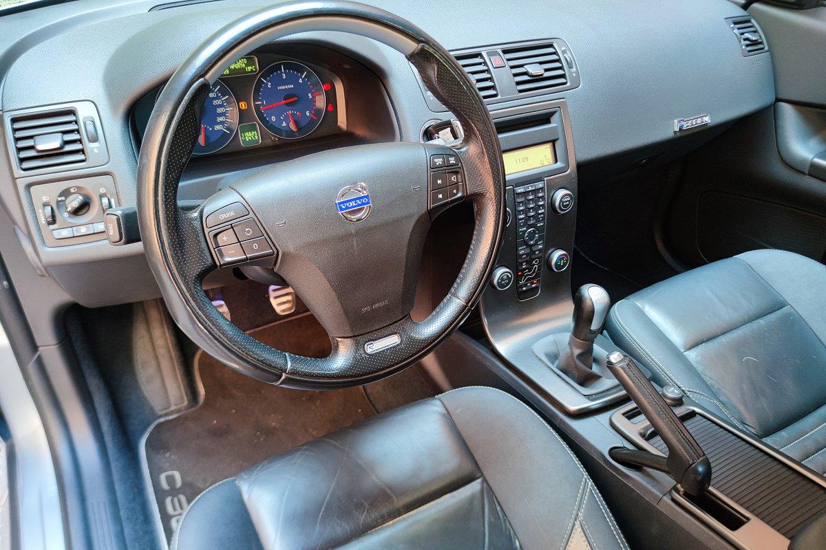 VOLVO C30 D3 R-design