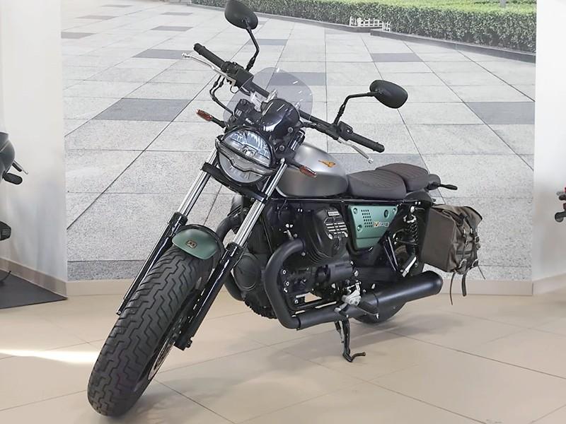 Moto Guzzi V9 Bobber Centenario