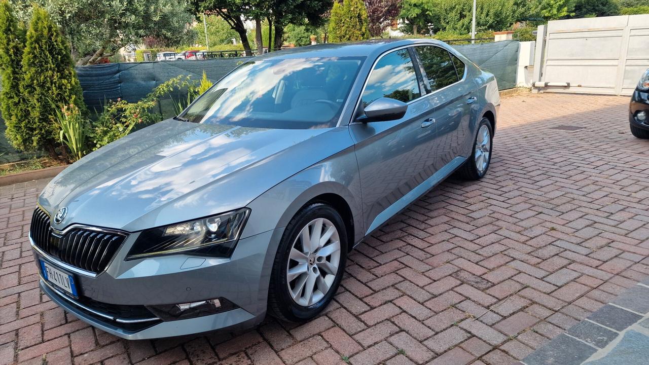 Skoda Superb 2.0 TDI DSG Executive