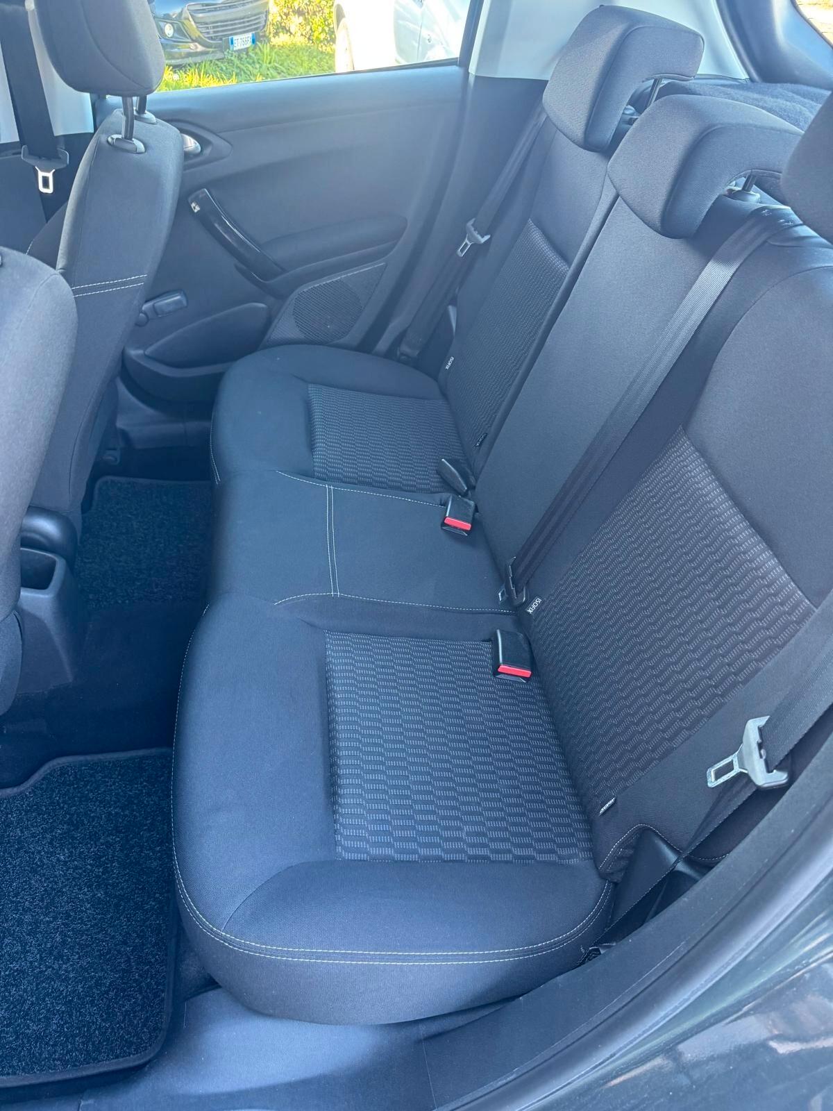 Peugeot 208 PureTech 82 5 porte Allure