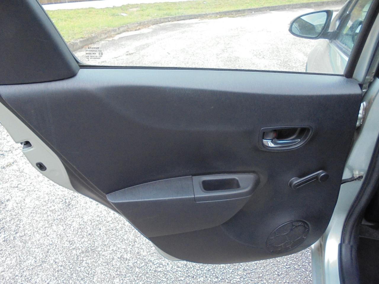 TOYOTA YARIS 1.0 VVT-i ACTIVE – UNIPROPRIETARIO-