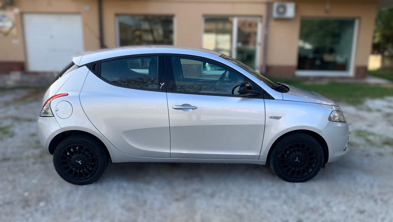 Lancia Ypsilon 1.3 MJT 75 CV Platinum