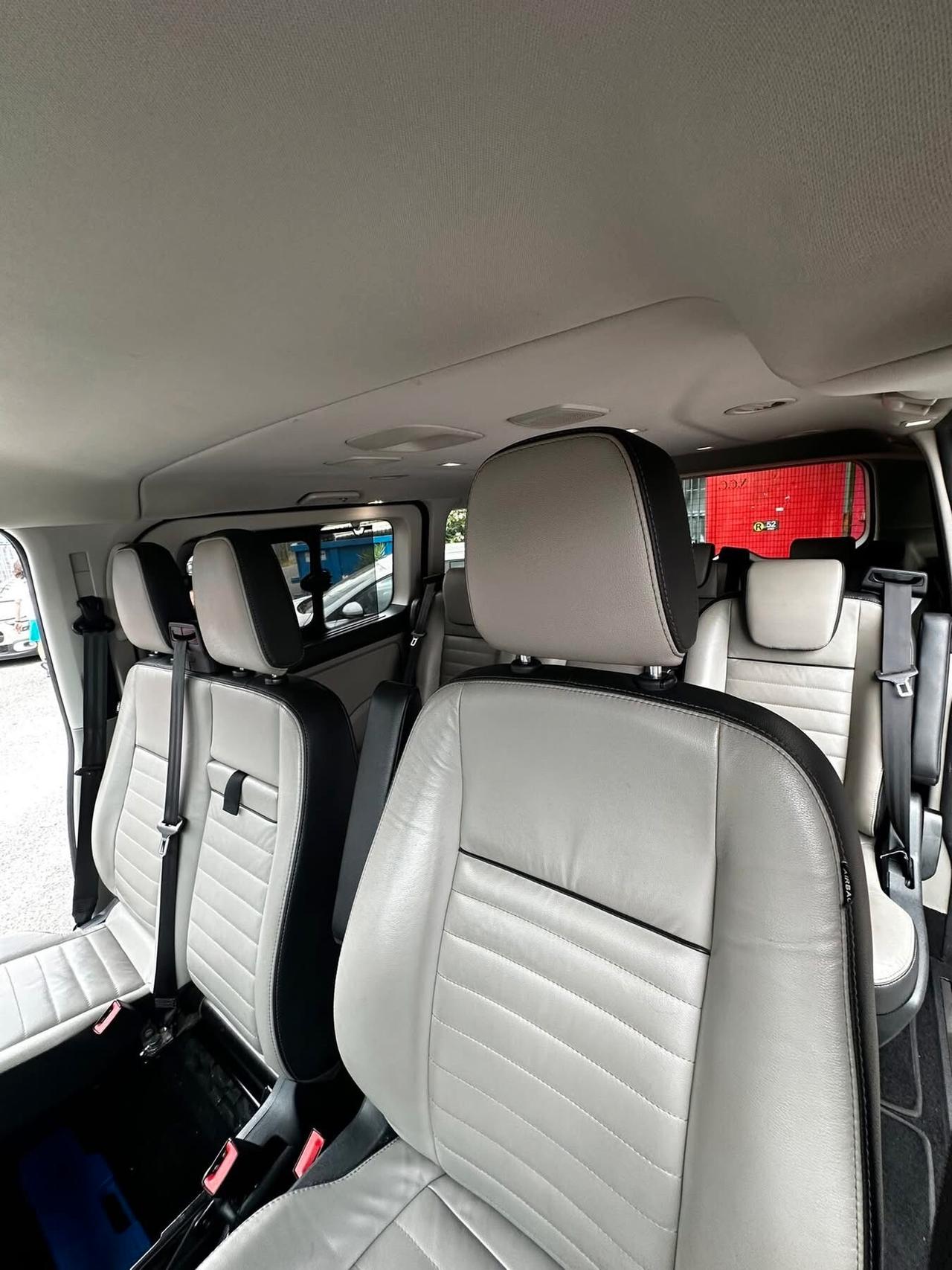 Ford Tourneo Custom 9 POSTI Shuttle Bus 320 2.0 TDCi 170CV aut. PL Tit.