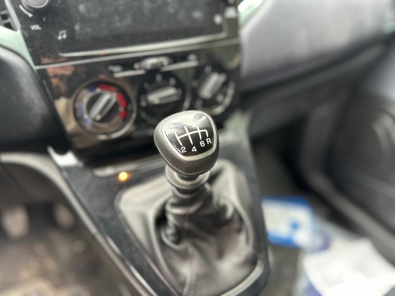 LANCIA Ypsilon III 2021 - Ypsilon 1.0 firefly hybrid Gold s&s 70cv