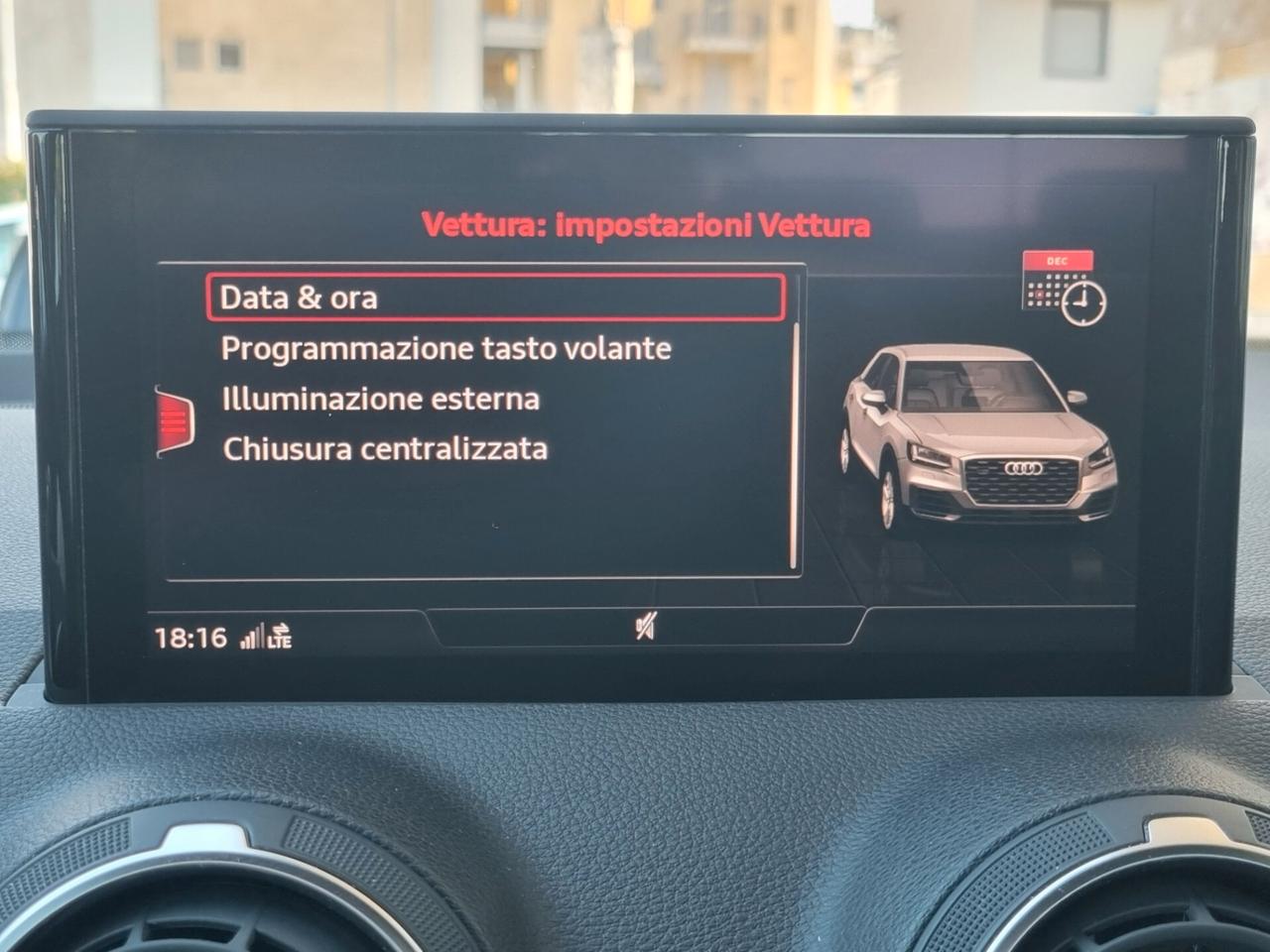 Audi Q2 30 TFSI Business