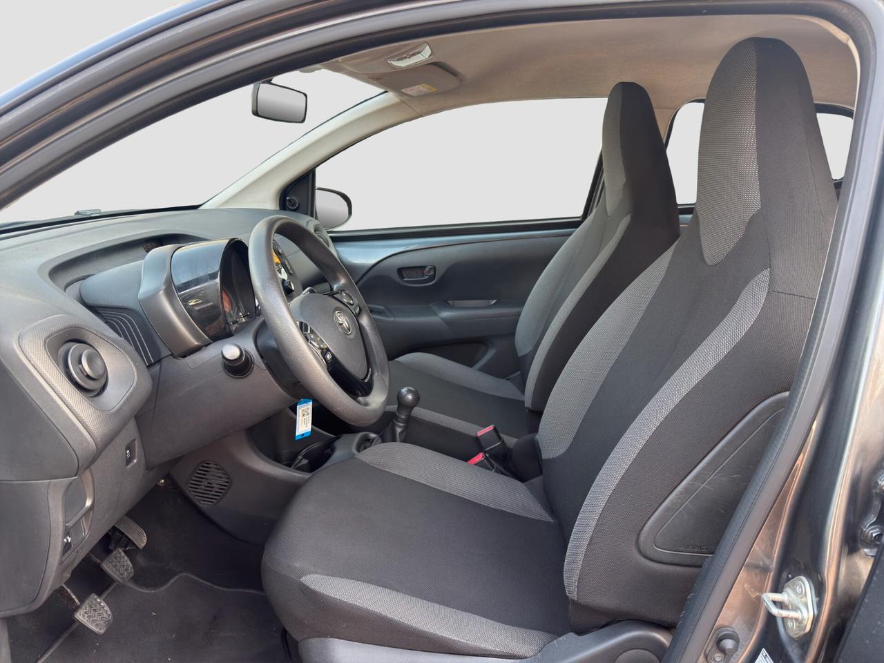 Toyota Aygo Connect 1.0 VVT-i 72CV 5 porte x-business light