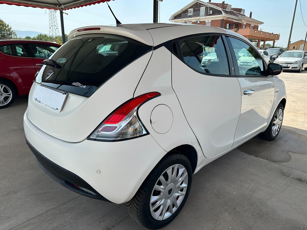 Lancia Ypsilon 1.2*8V*GOLD*PDC*MP3*CITY*NEOPATENTATI*