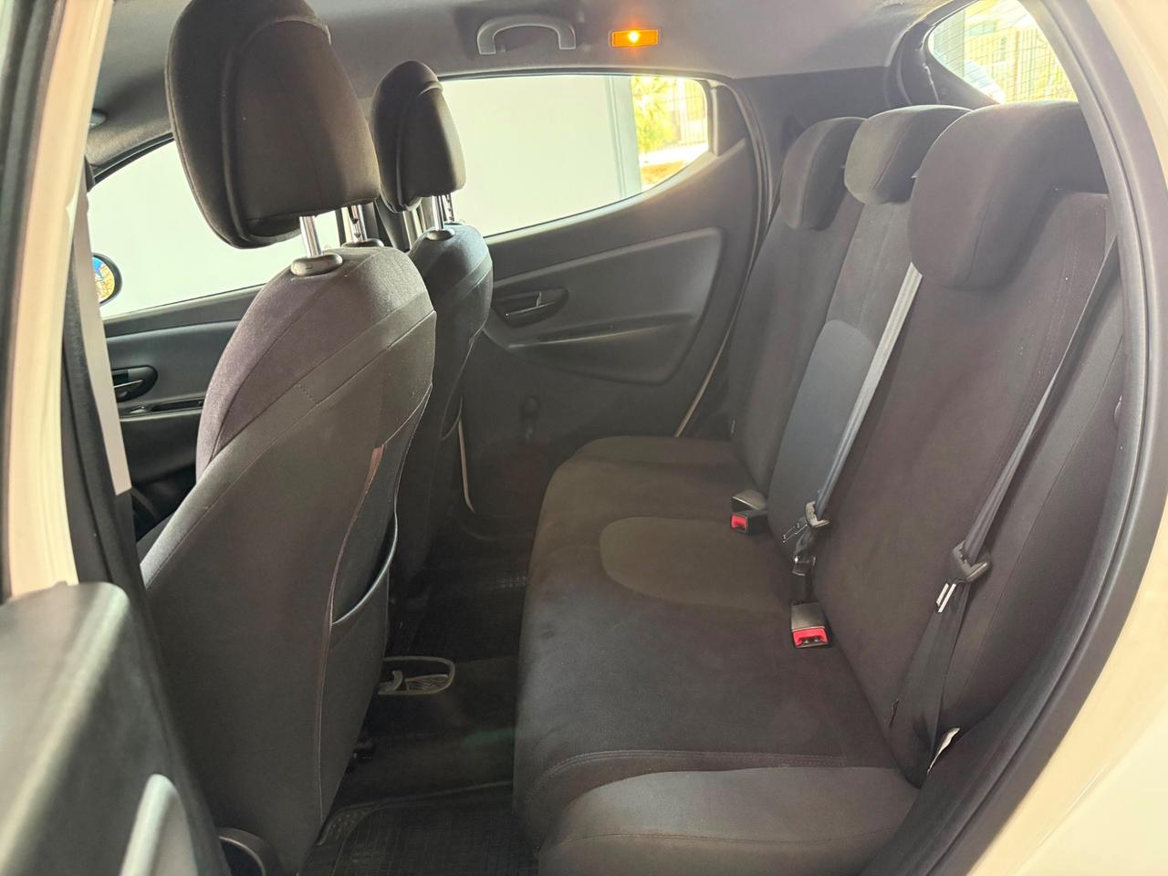 Lancia Ypsilon 1.2 69 CV 5 porte S&S Silver-2013