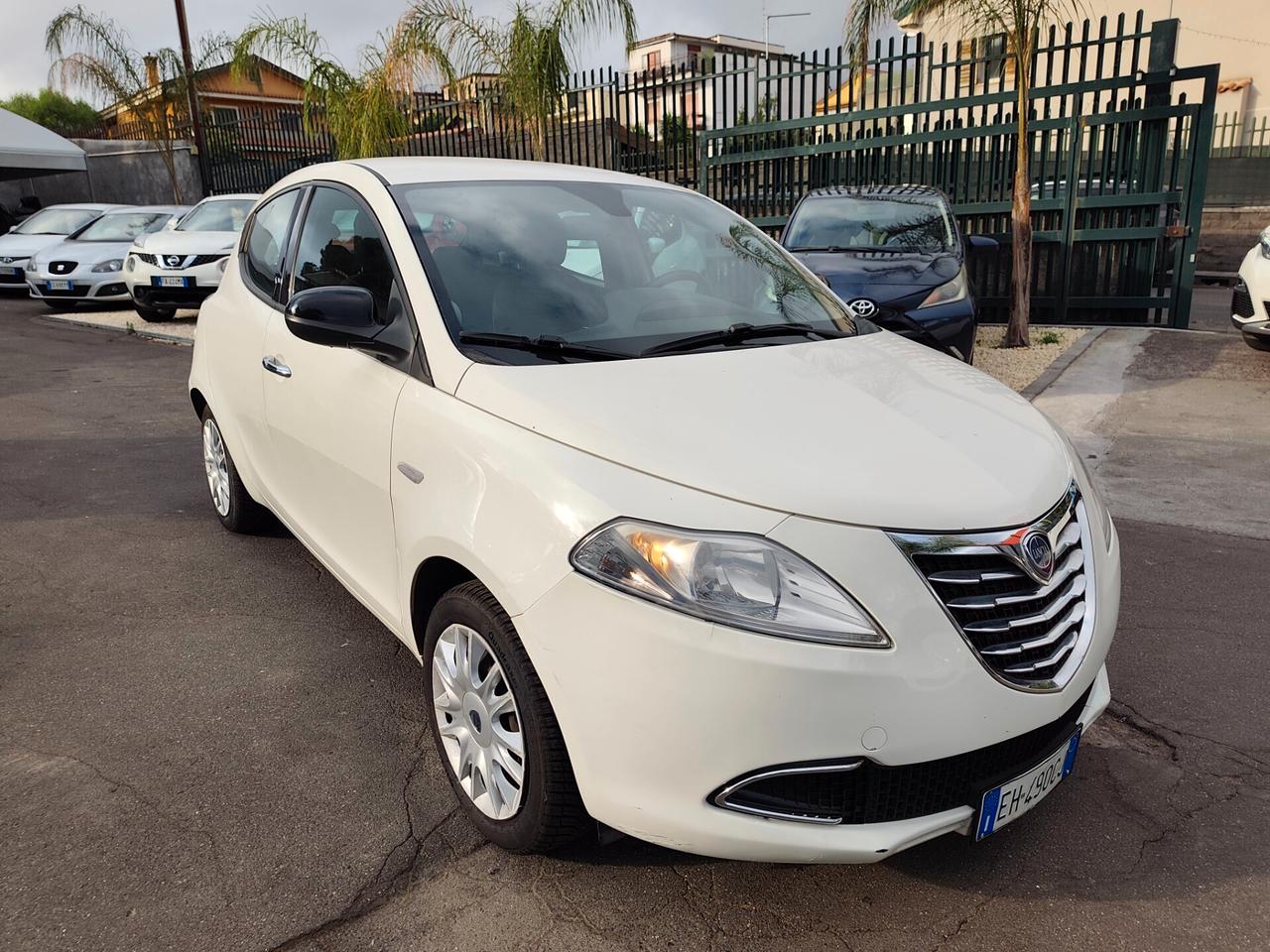 Lancia Ypsilon 0.9 TwinAir 85 CV 5 porte S&S DFN Gold