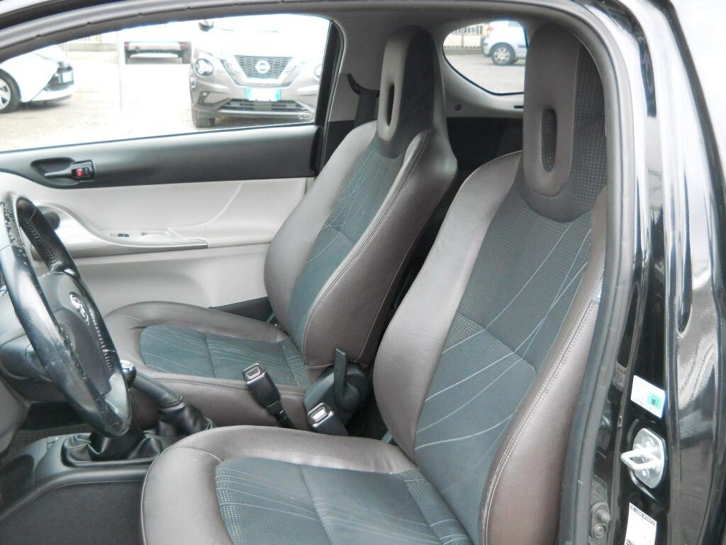 Toyota iQ 1.4 DIESEL 66 KW 90 CV 6 MARCE OK NEO PATENTATI