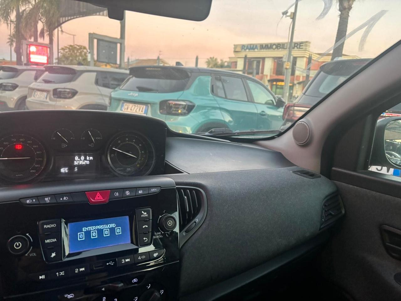 Lancia Ypsilon 1.0 FireFly 5 porte S&S Hybrid Alberta Ferretti