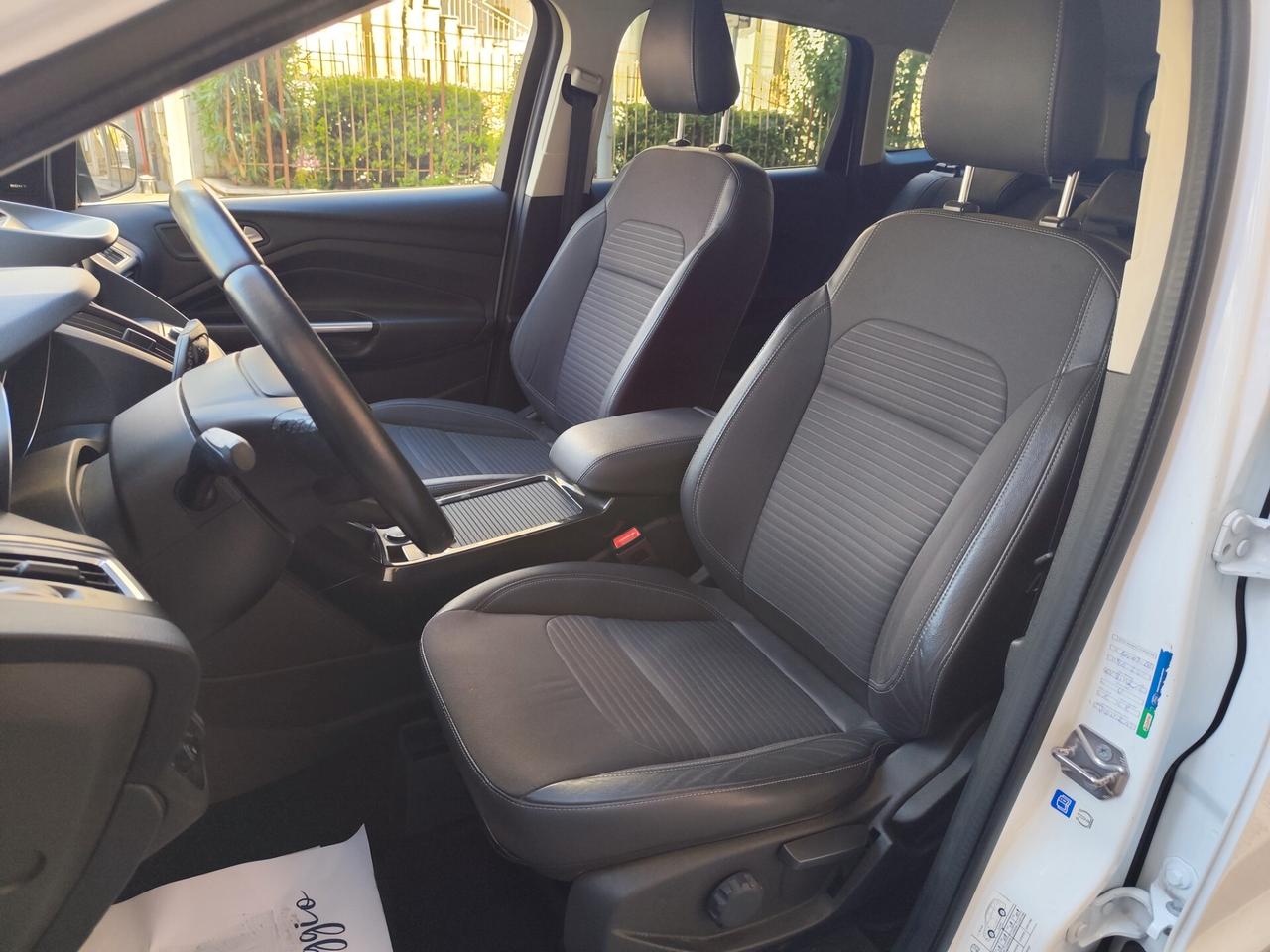 Ford Kuga 1.5 TDCI 120CV 2WD Titanium