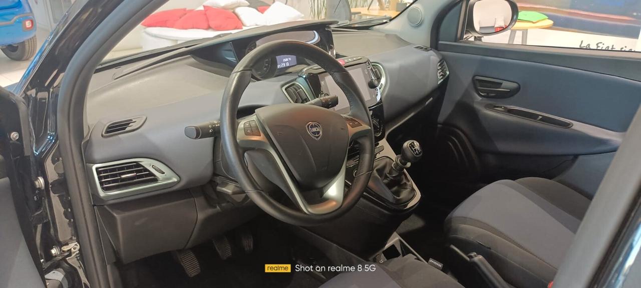 Lancia Ypsilon 1.0 FireFly 5 porte S&S Hybrid Platino