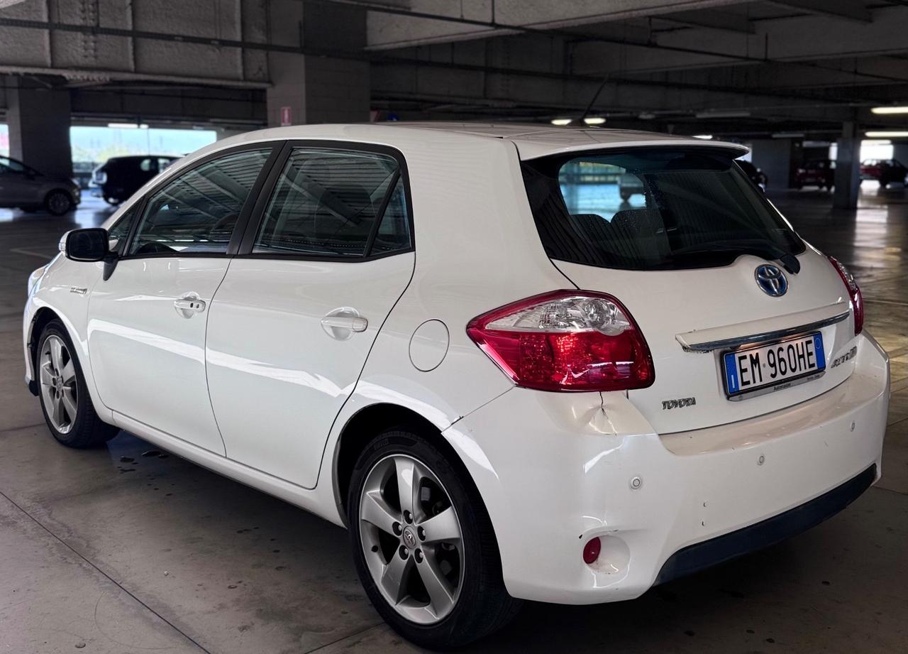 TOYOTA AURIS 1.8 HSD HYBRID STYLE