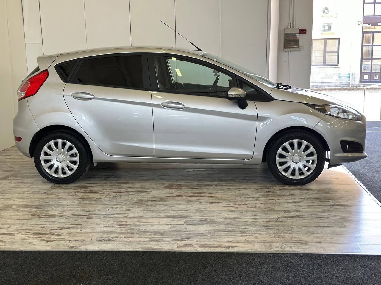 Ford Fiesta 1.4 5 porte Bz.- GPL Black & White Edition Ok Neopatentati