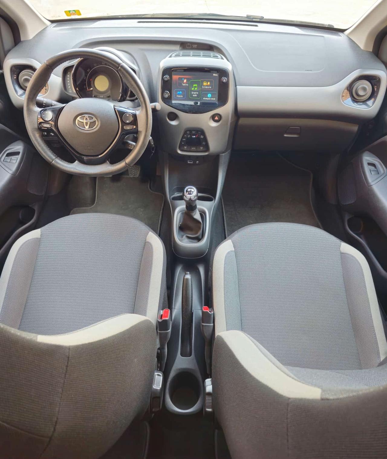 Toyota Aygo Connect 1.0 VVT-i 72 CV 5 porte x-play