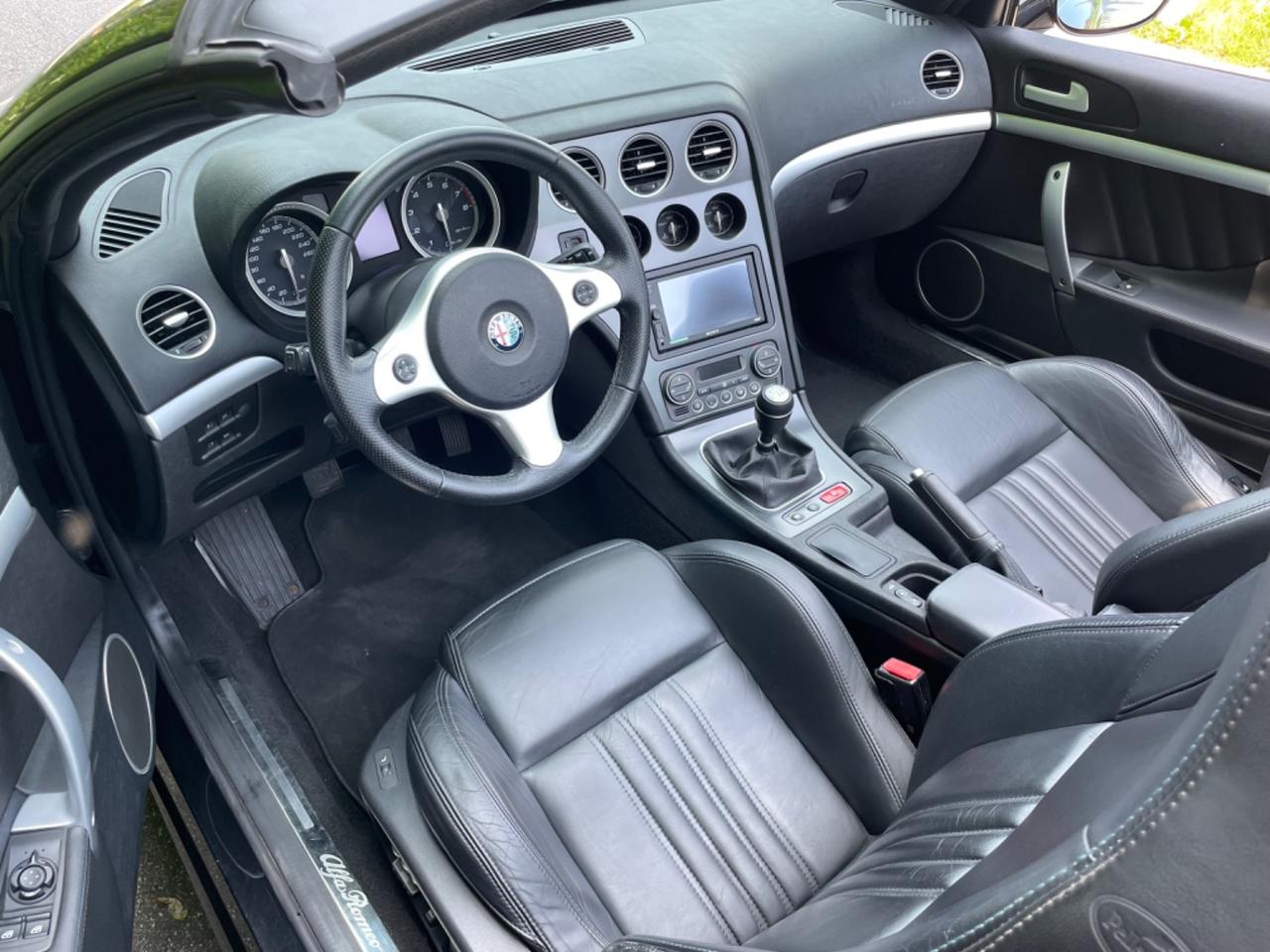 Alfa Romeo Spider 939 3.2 V6 *PININFARINA*