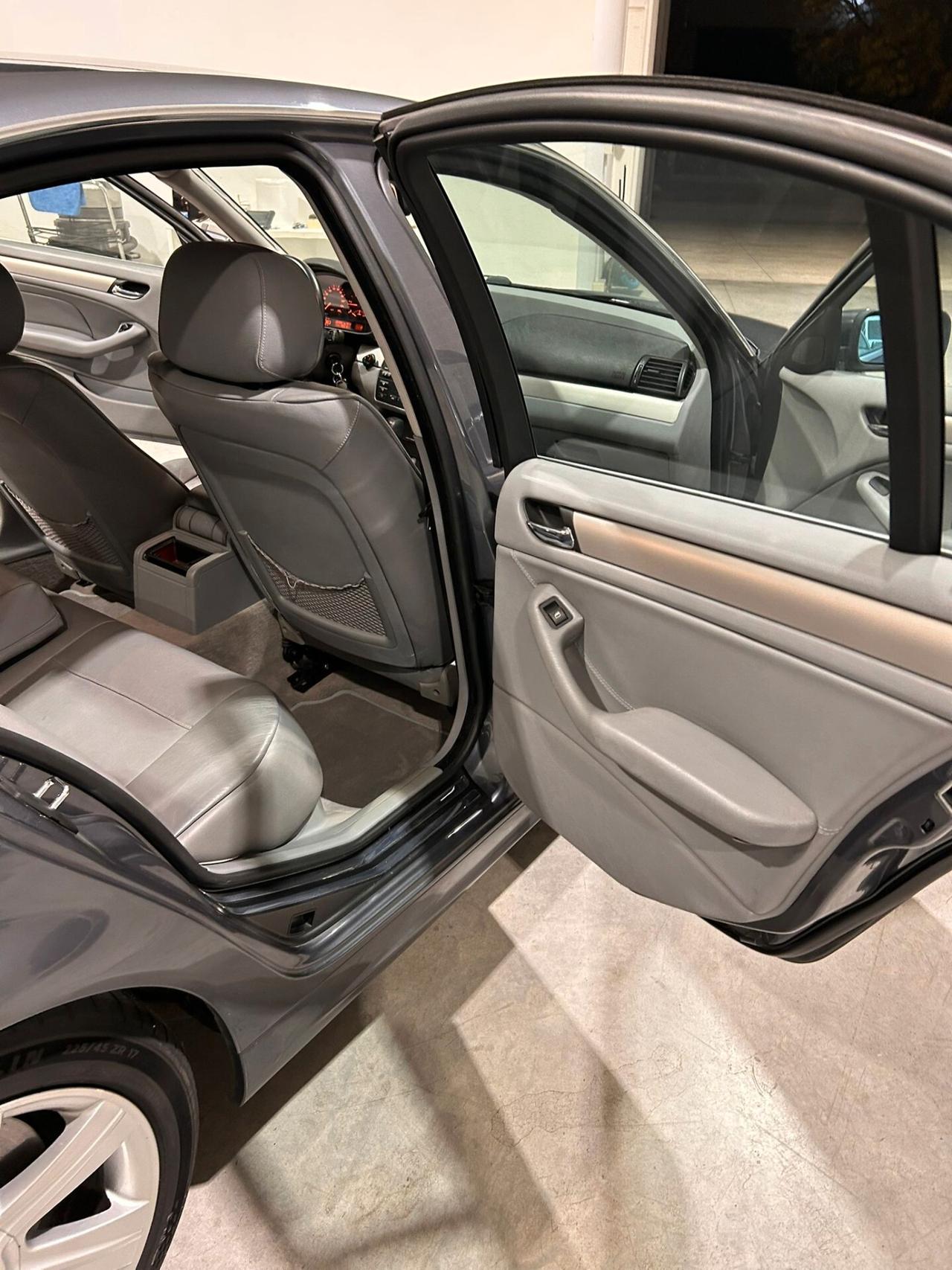 Bmw 330 330d turbodiesel cat 4 porte Attiva