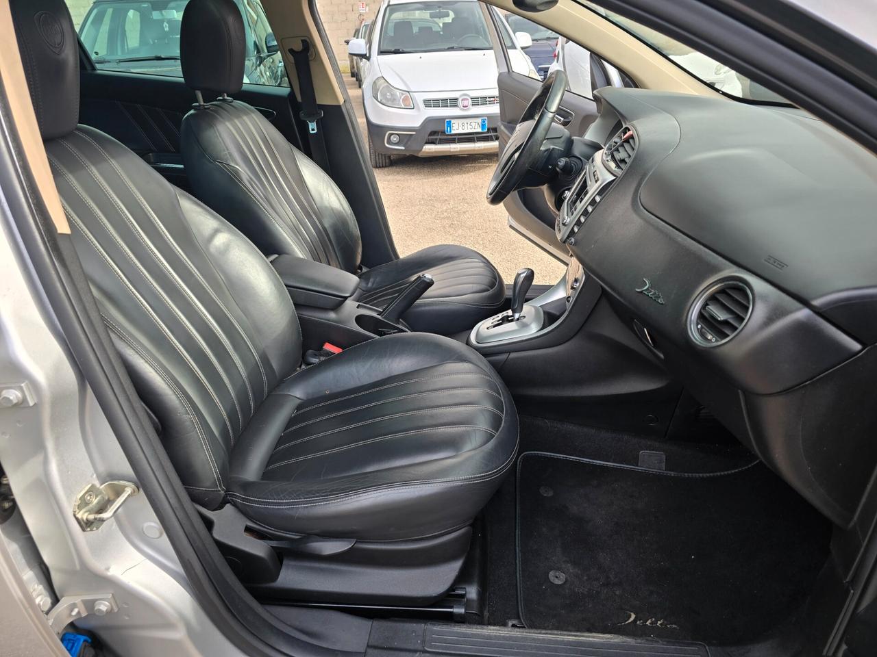 Lancia Delta 1.6 MJT 120cv doppio tetto aprib. Automat. 2009